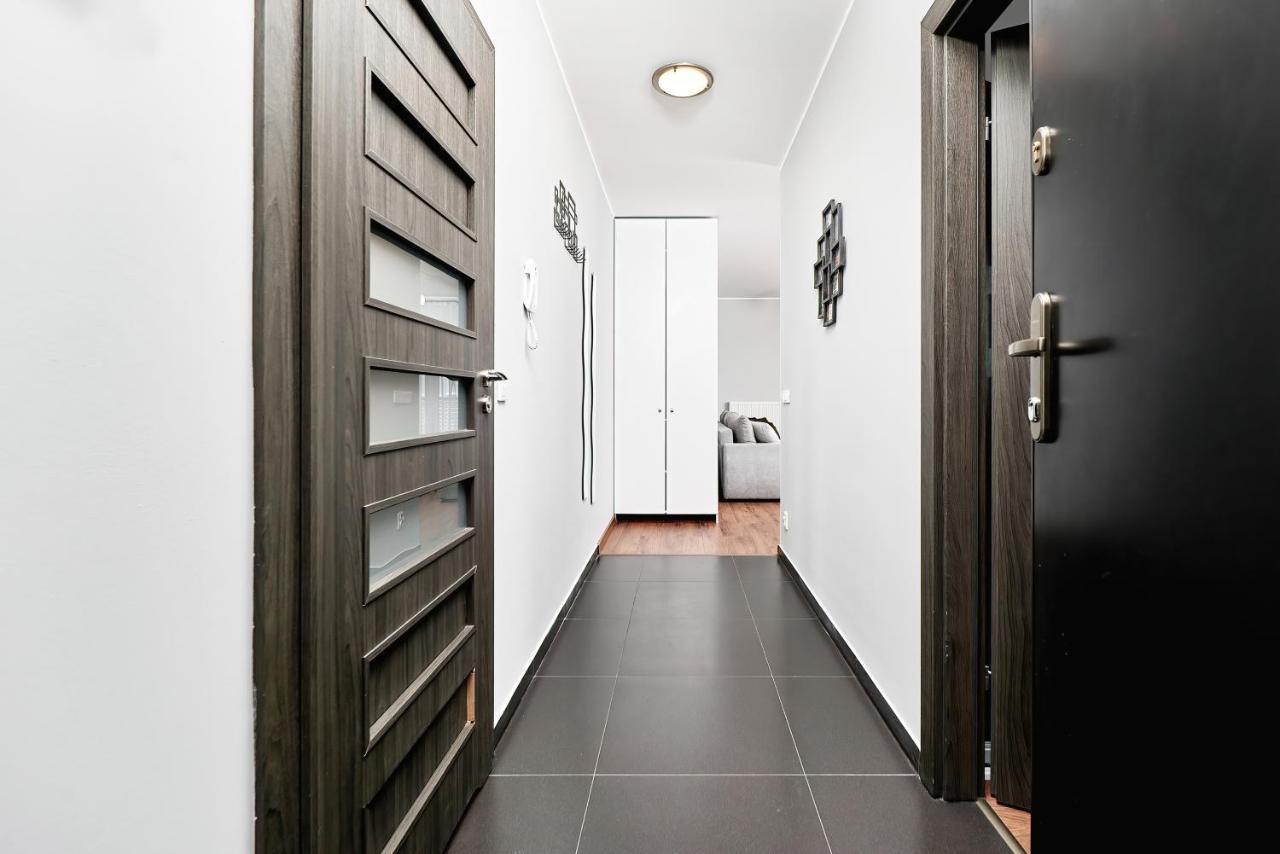 Apartment Wroclaw Sikorskiego With Free Garage By Renters Prestige Exterior photo